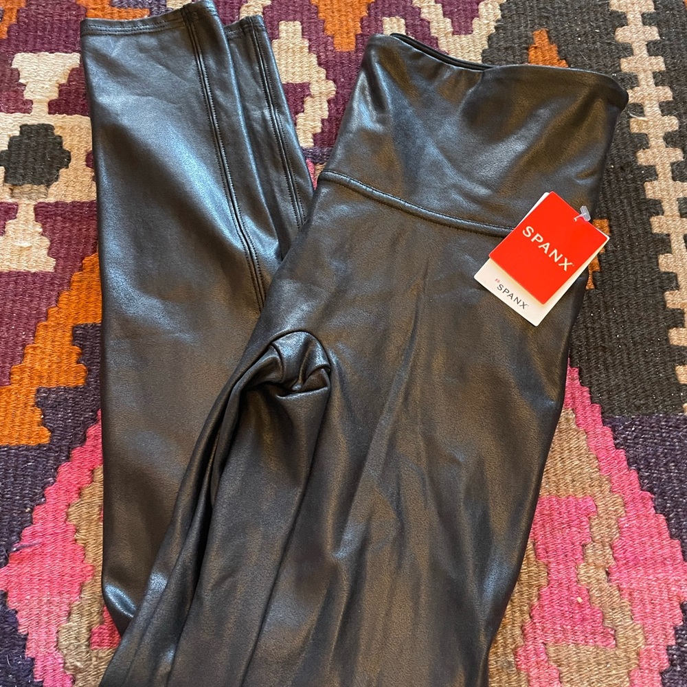 SPANX Black Faux Leather Leggings size M NWT